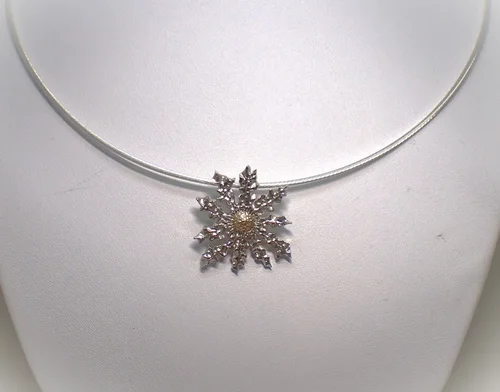 Création originale En Vente : Pendentif "Cardabelle", Or Jaune et Argent, Dourbie Joaillerie à Millau